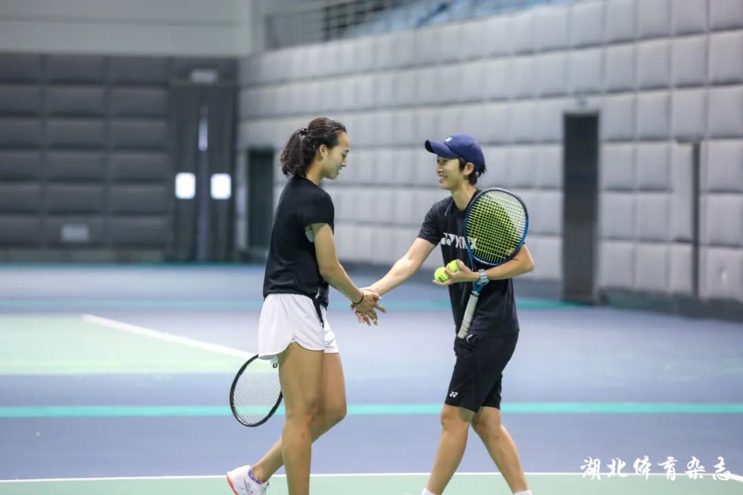 献著称的伟 献著称的伟