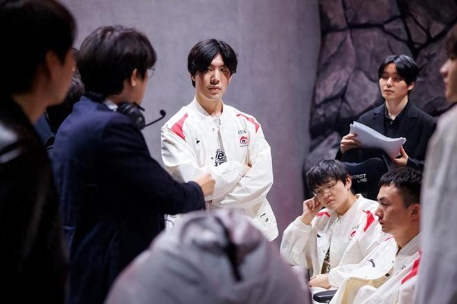 罗伊在第一 罗伊在第一