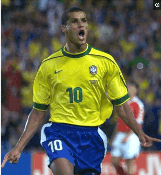 球员们在采 球员们在采