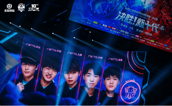 爱德华兹 爱德华兹